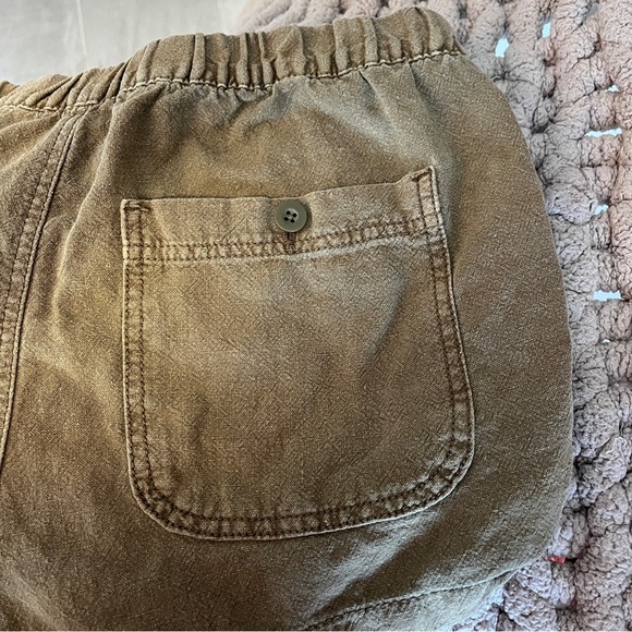 Harlow Sage Green Color Linen Cotton Blend Short Shorts - Size Medium - Picture 6 of 13